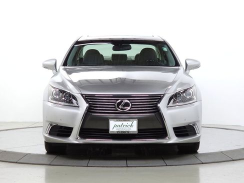 Used 2014 Lexus LS 460 AWD w/ Comfort Package image 2