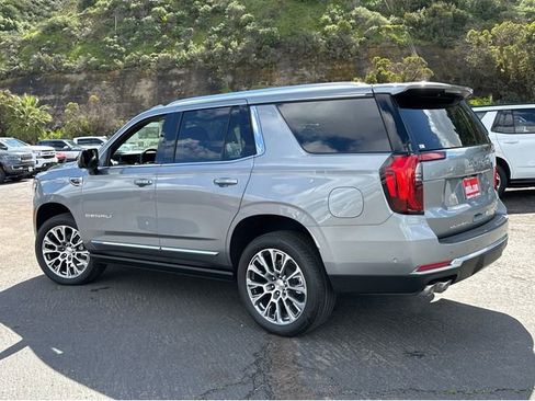 New 2026 GMC Yukon Denali w/ Sun & Power Step Package image 3