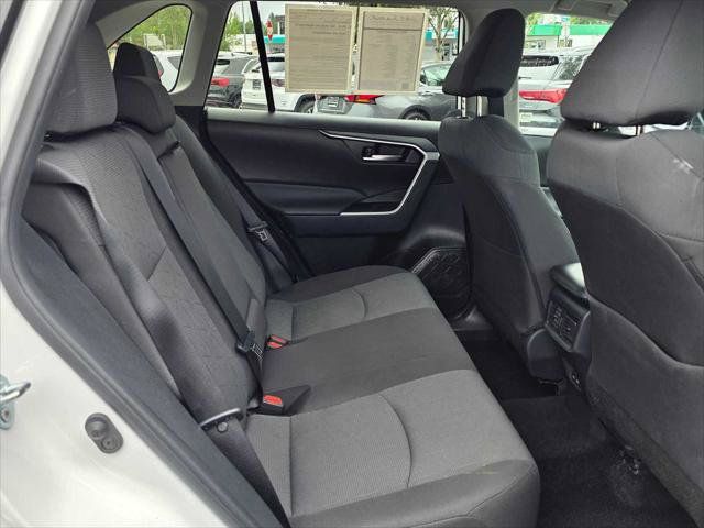 Used 2025 Toyota RAV4 XLE AWD/4WD image 12