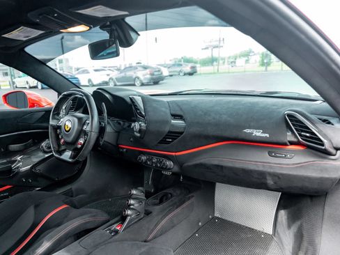 Used 2019 Ferrari 488 Pista Coupe RWD image 91