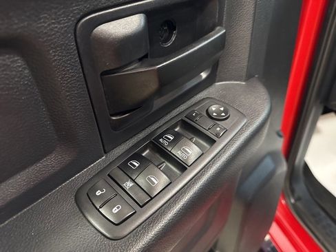 Used 2017 RAM 1500 Express image 11