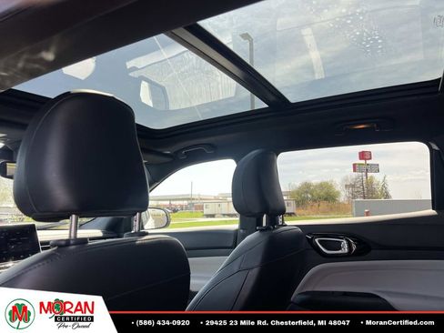 Used 2023 Jeep Compass Limited w/ Sun and Sound Group AWD/4WD image 14