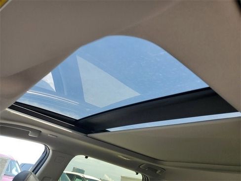 New 2025 Nissan Rogue SL w/ Tech Package image 14