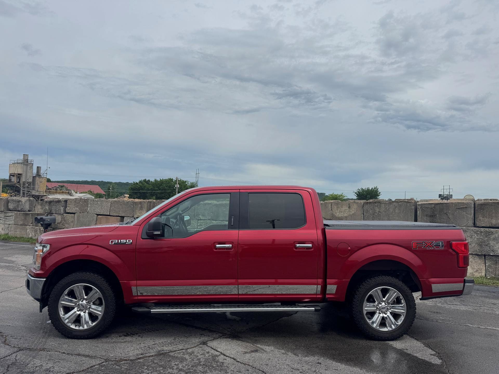 Used 2020 Ford F150 XLT w/ Equipment Group 302A Luxury AWD/4WD image 3