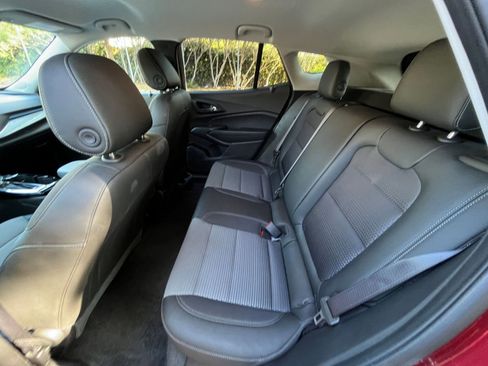 Used 2025 Chevrolet Trax LT image 23