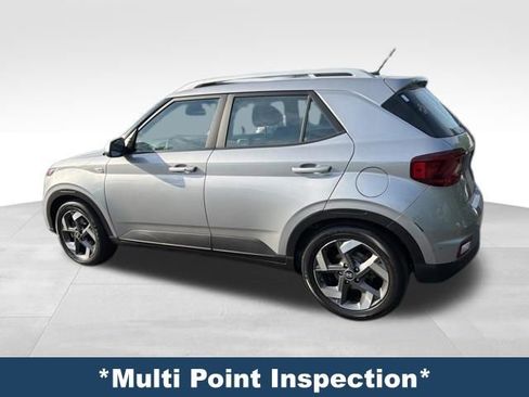 Used 2025 Hyundai Venue SEL image 5