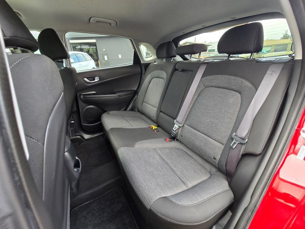 Used 2023 Hyundai Kona SE FWD image 16