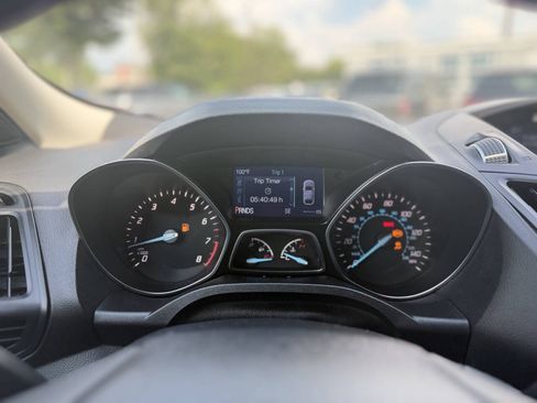 Used 2015 Ford Escape SE FWD image 14