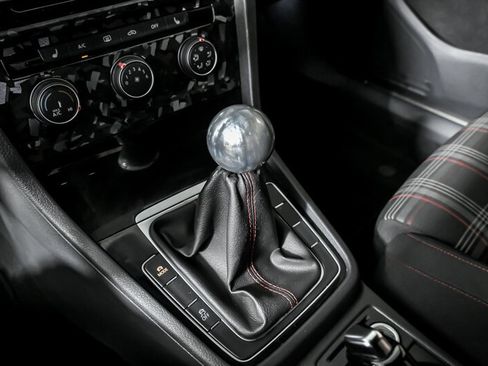 Used 2020 Volkswagen GTI S image 29