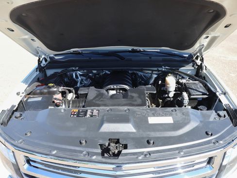 Used 2015 Chevrolet Tahoe LTZ AWD/4WD image 32
