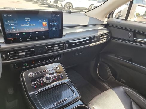 Certified 2023 Lincoln Nautilus AWD image 18