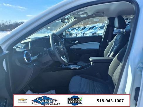 Used 2025 Chevrolet Trax LT w/ Driver Confidence Package image 12