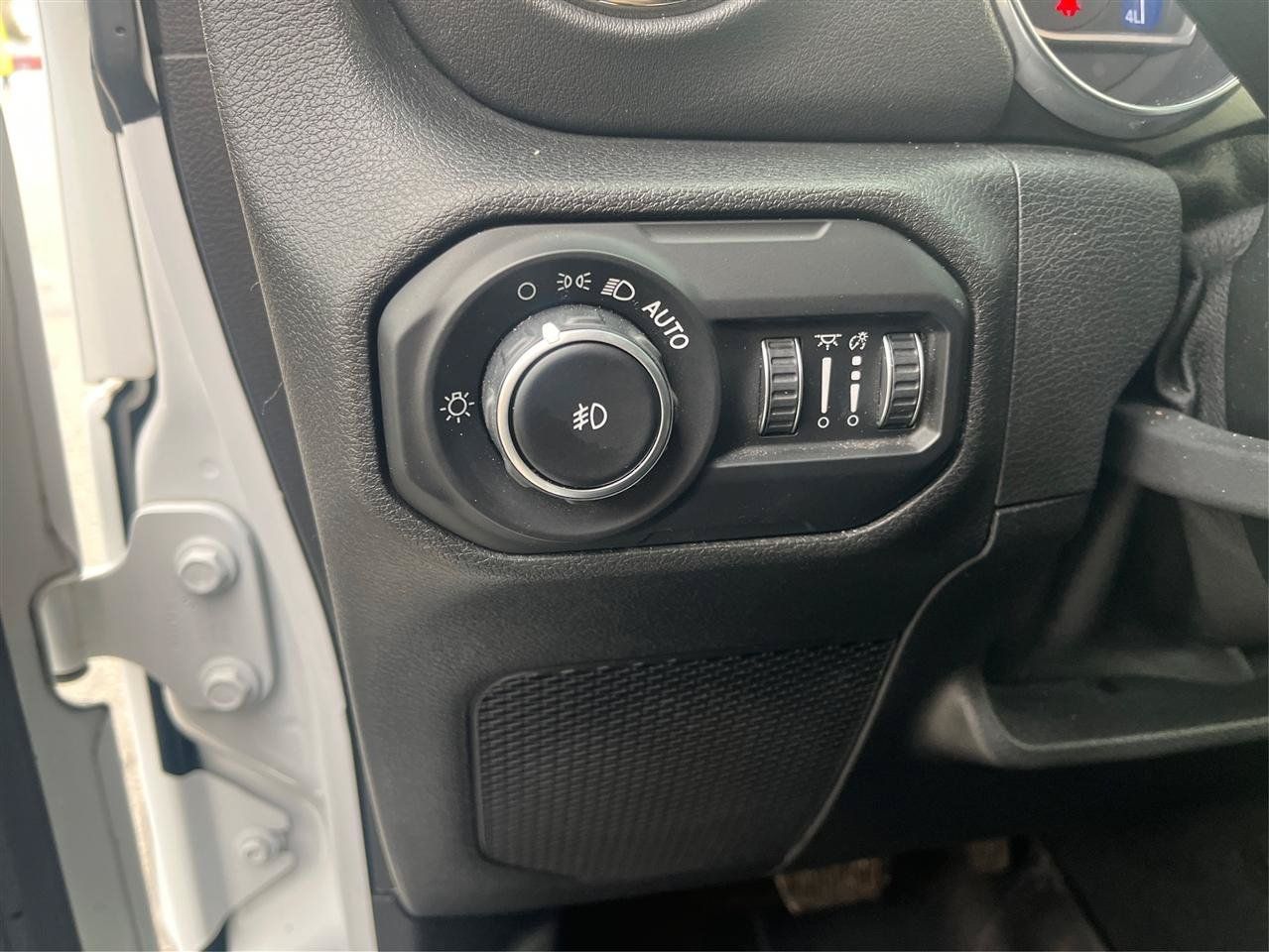 Used 2021 Jeep Wrangler Unlimited Sahara AWD/4WD image 17