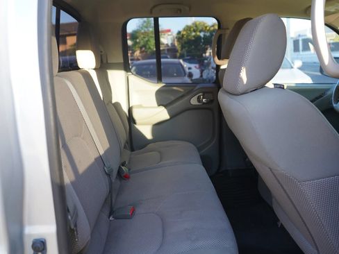 Used 2016 Nissan Frontier SV w/ SV Value Truck Package RWD image 19
