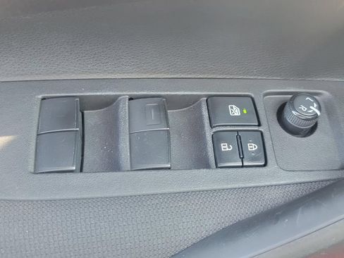 Used 2021 Toyota Corolla LE FWD image 34