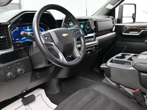 Used 2026 Chevrolet Silverado 2500 LT AWD/4WD image 14