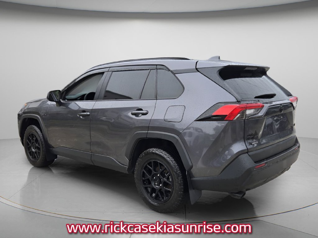 Used 2021 Toyota RAV4 XLE FWD image 8