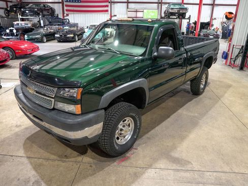 Used 2006 Chevrolet Silverado 2500 W/T w/ Snow Plow Prep Package AWD/4WD image 15
