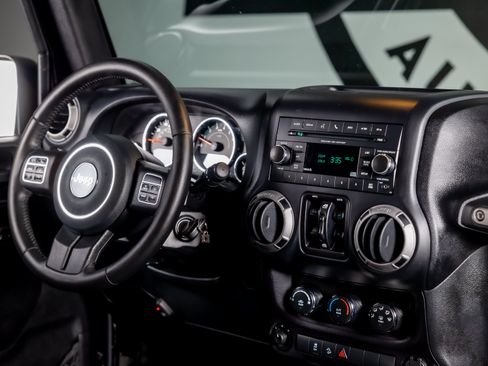 Used 2016 Jeep Wrangler Unlimited Sport w/ Quick Order Package 24S AWD/4WD image 29