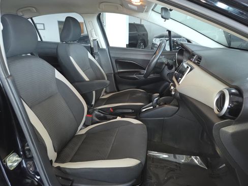 Used 2020 Nissan Versa SV FWD image 29