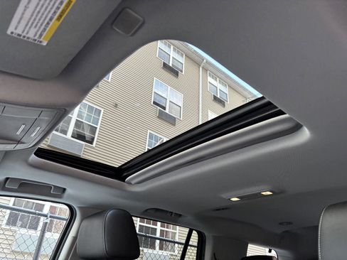Used 2018 Chevrolet Tahoe LT w/ Luxury Package AWD/4WD image 25