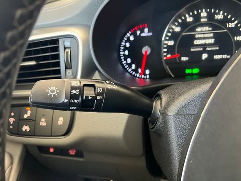 Used 2019 Kia Sorento SX image 36