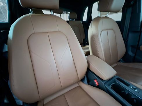 Used 2023 Audi Q3 2.0T Premium w/ Convenience Package image 26