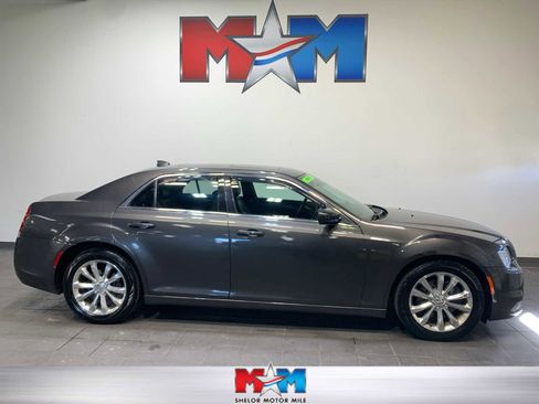 Used 2017 Chrysler 300 Limited w/ Value Package image 1