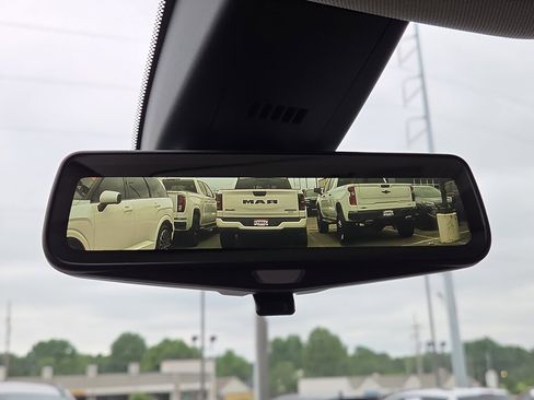 Used 2018 Buick Enclave Avenir w/ Avenir Technology Package FWD image 28