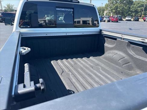 Used 2024 Nissan Titan SV w/ SV Convenience Package image 11