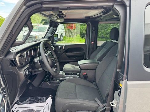 Used 2023 Jeep Wrangler Sport AWD/4WD image 19