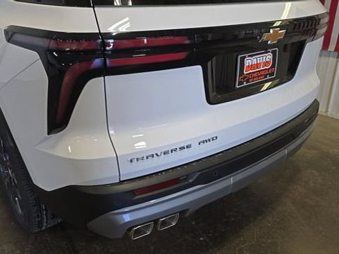 New 2026 Chevrolet Traverse LT w/ Sun and Wheel Package AWD/4WD image 14