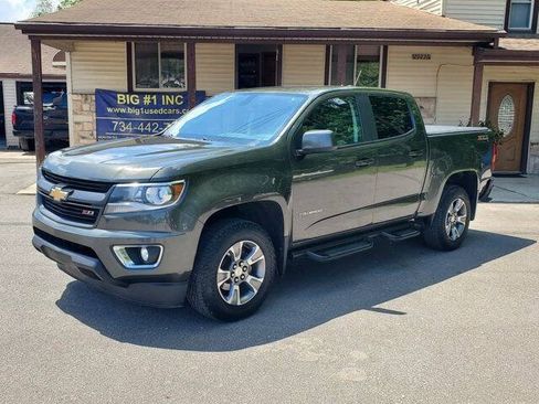 Used 2018 Chevrolet Colorado Z71 AWD/4WD image 2