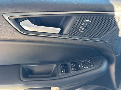 Certified 2020 Ford Edge SE image 23