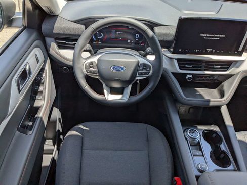 New 2026 Ford Explorer Active RWD image 18