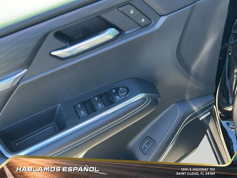 Used 2025 GMC Acadia Elevation image 13