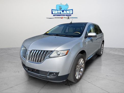Used 2012 Lincoln MKX AWD image 18