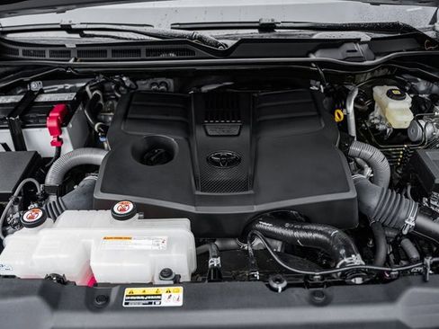 Used 2025 Toyota Tundra Limited image 22