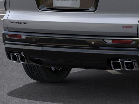 New 2026 Chevrolet Traverse RS w/ LPO, Floor Liner Package FWD image 38