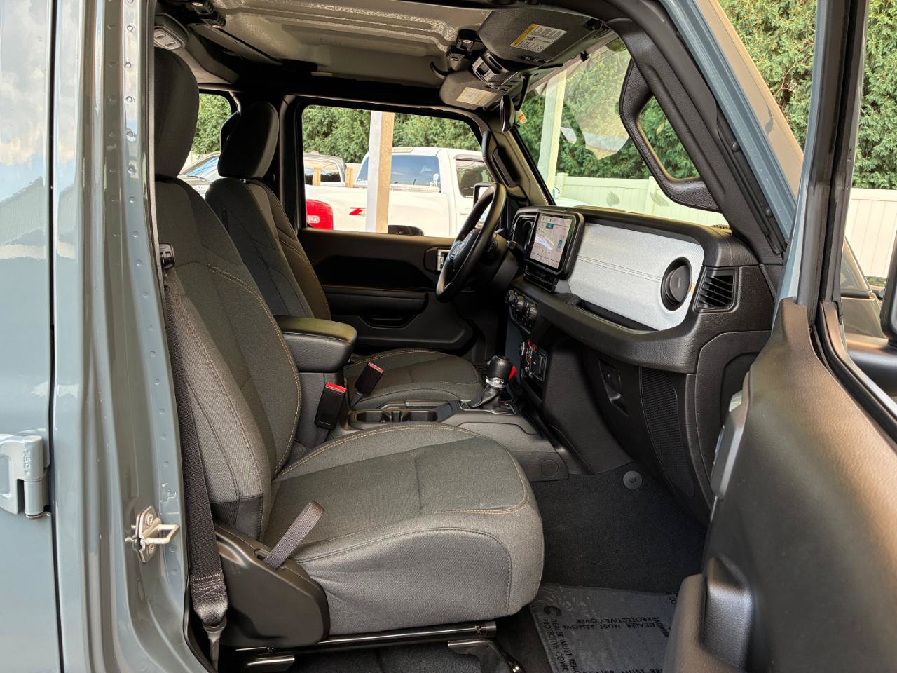 Used 2024 Jeep Gladiator Sport AWD/4WD image 13
