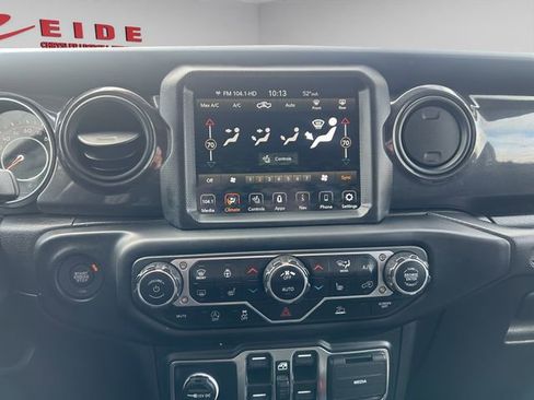 Used 2022 Jeep Gladiator Sport AWD/4WD image 37