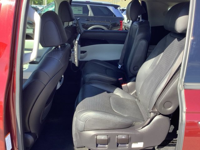 Used 2022 Kia Carnival SX Prestige FWD image 11