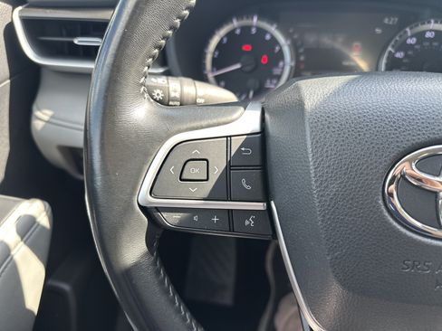 Used 2023 Toyota Highlander LE AWD/4WD image 22