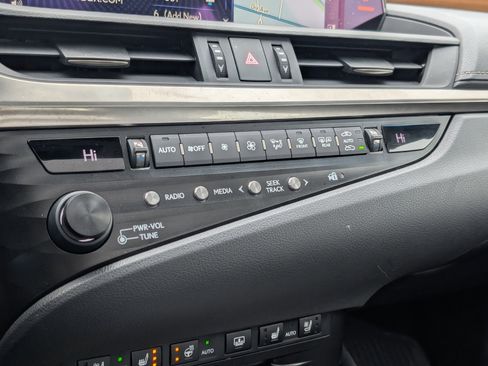 Used 2019 Lexus ES 350 Luxury image 31