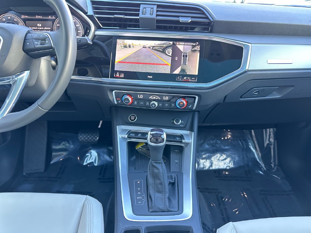 Certified 2024 Audi Q3 2.0T Premium Plus w/ Premium Plus Package AWD/4WD image 11