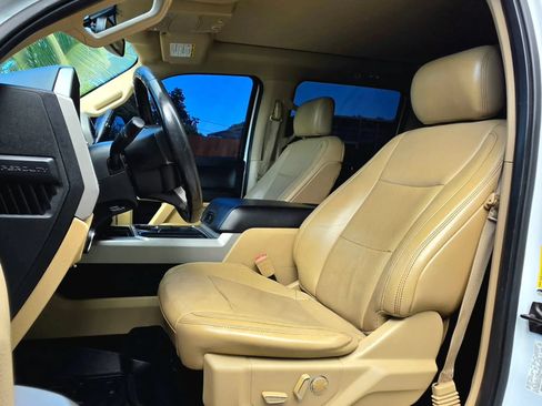 Used 2019 Ford F250 Lariat w/ Lariat Value Package AWD/4WD image 4