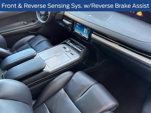 Used 2025 Lincoln Navigator Reserve AWD/4WD image 23