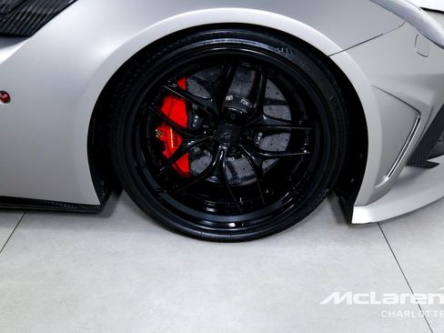 Used 2016 Ferrari F12 Berlinetta RWD image 23