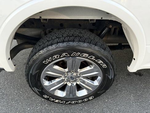 Used 2018 Ford F150 Lariat image 27