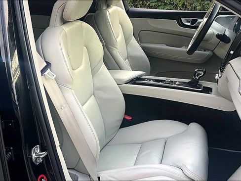 Used 2018 Volvo XC60 T6 Inscription w/ Convenience Package AWD/4WD image 10